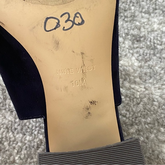 Navy Nine West heels - 10 - Picture 2 of 9